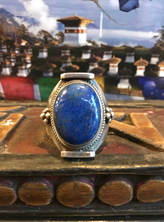 Antique Tibetan sterling silver Lapis lazuli ring, lapis lazuli ring, Genuine lapis lazuli ring. Lapis lazuli saddle ring, boho ring, gypsy.