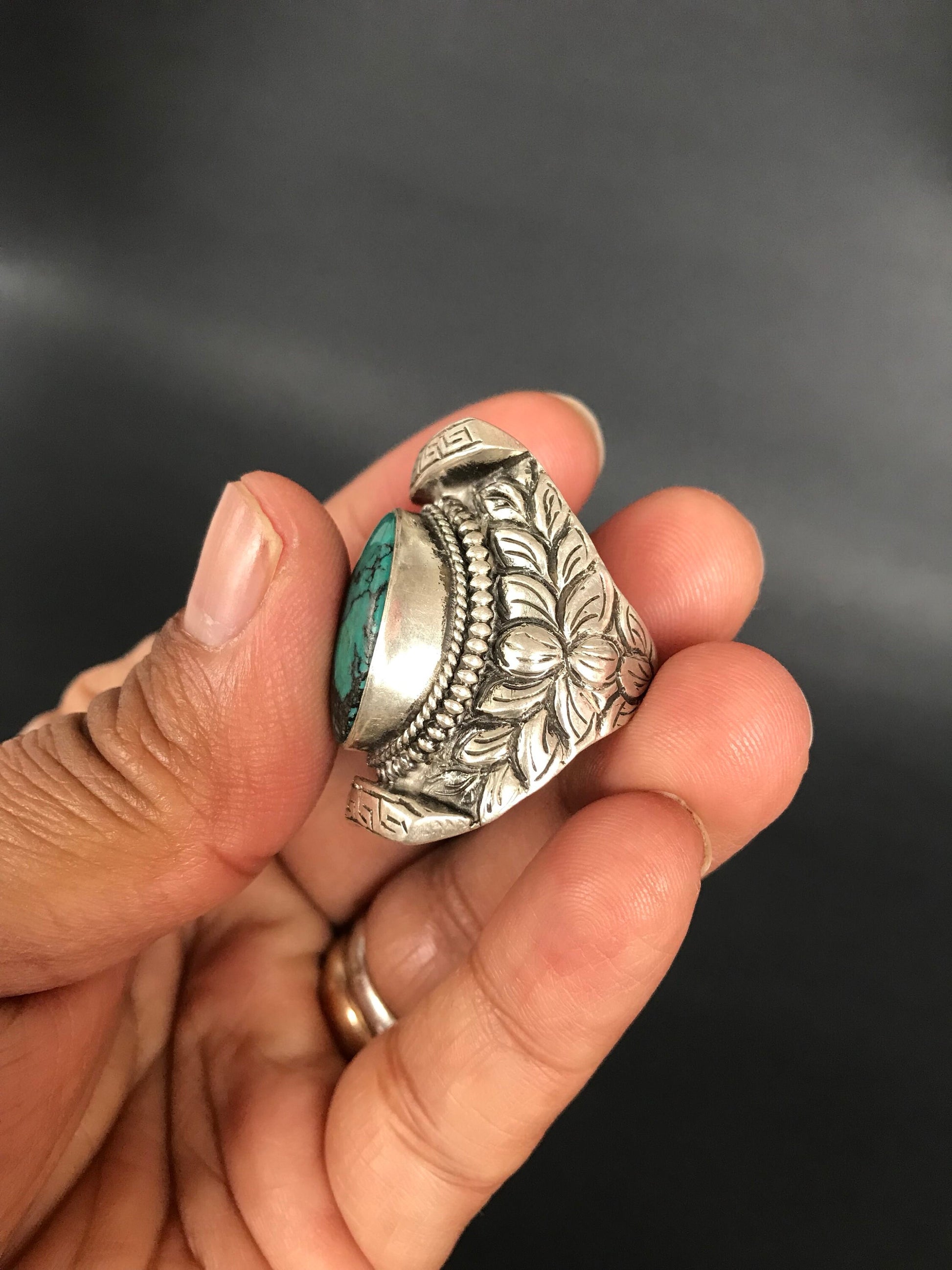 Tibetan saddle ring