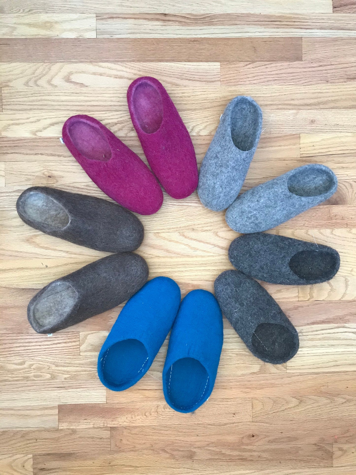 Eco friendly felt slippers. Natural gray, brown and dark gray 100% natural sheep wool,flat sole